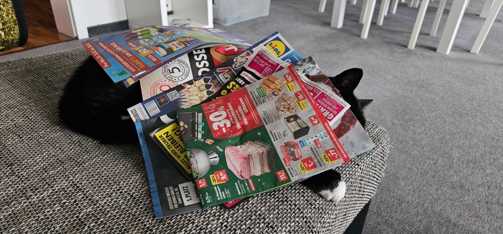 Happy unter den Prospekten